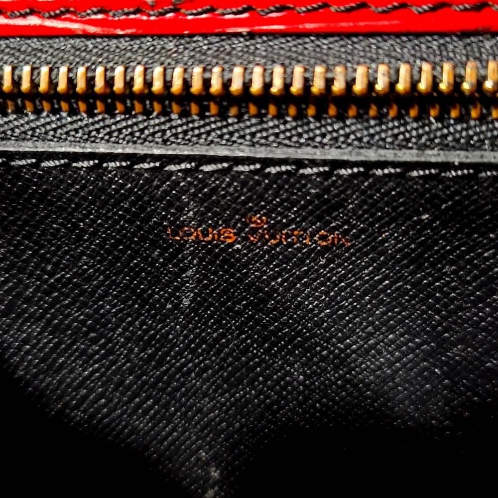 Louis Vuitton Epi Saint Cloud GM Red Crossbody Shoulder Bag Authentic - Picture 10 of 16